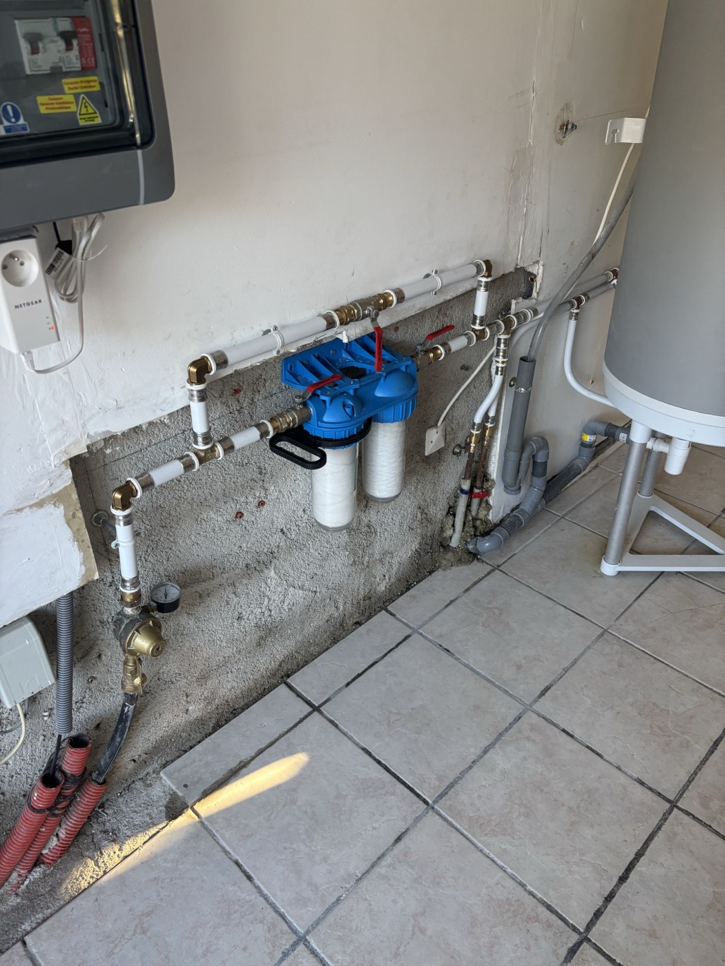 Arrivée d'eau reprise après une fuite à Pertuis : filtre à cartouches, vannes quart de tour et alimentation du chauffe-eau